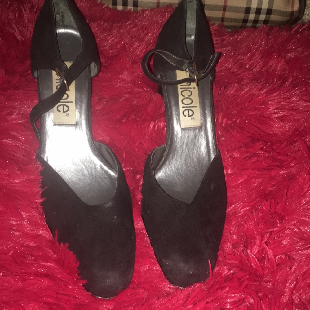 Black shoes 👠